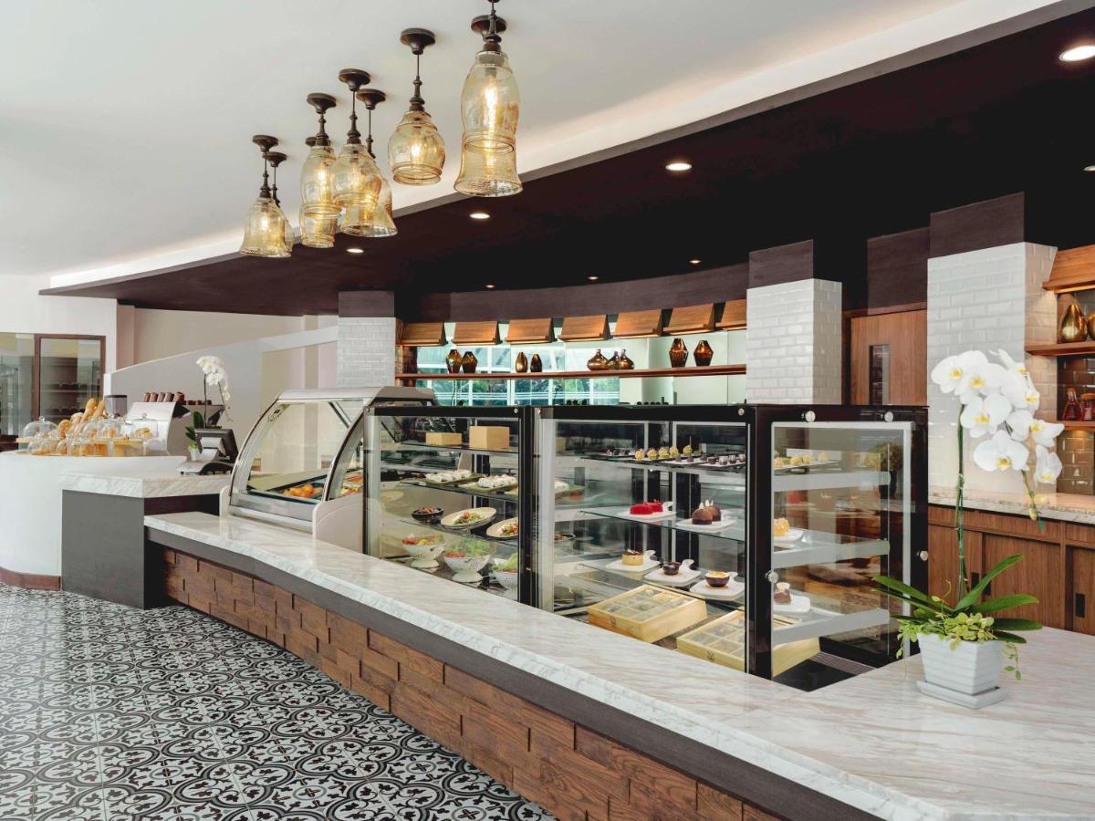 Moevenpick Hotel Bangkok Ploenchit Bdms Екстер'єр фото