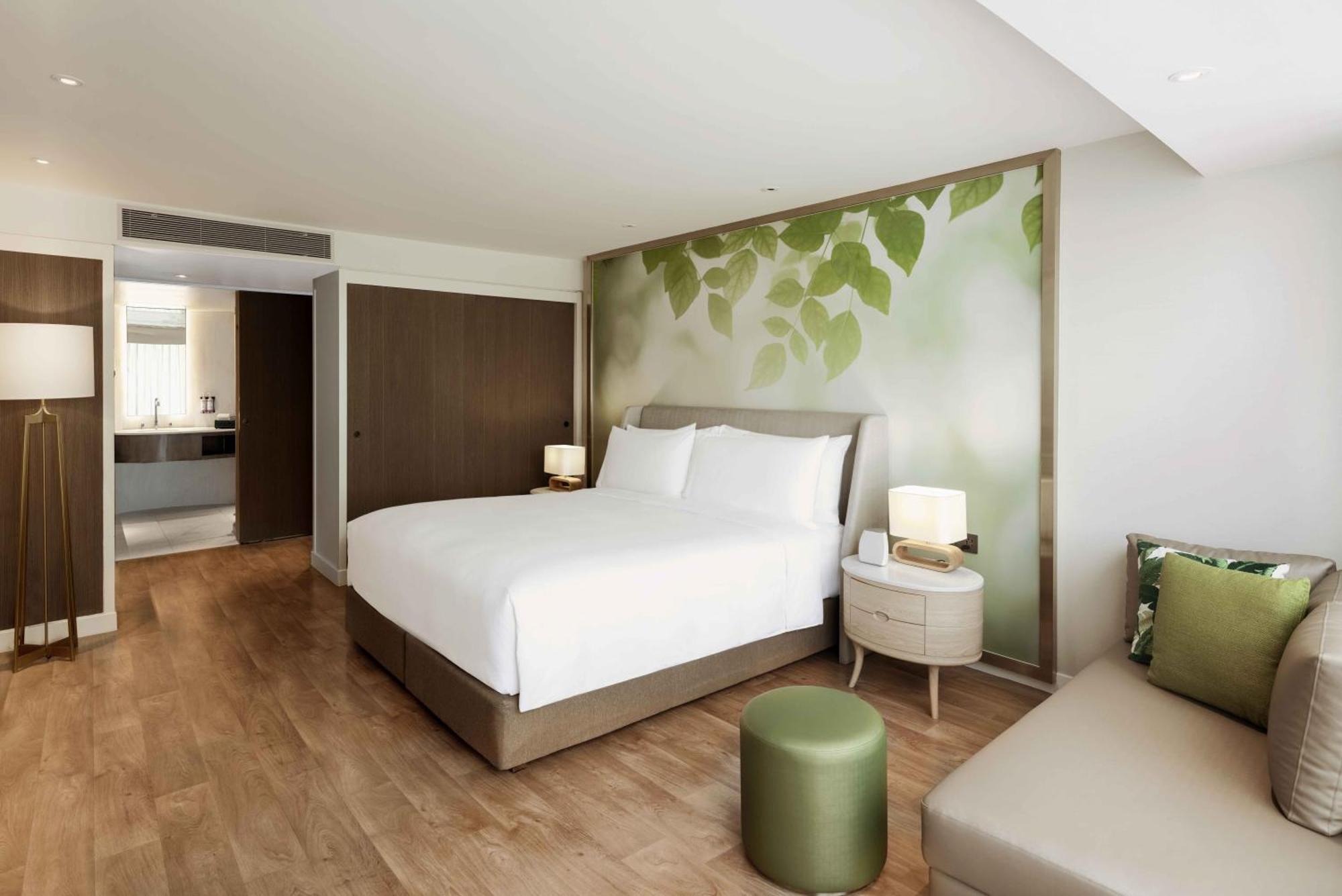 Moevenpick Hotel Bangkok Ploenchit Bdms Екстер'єр фото