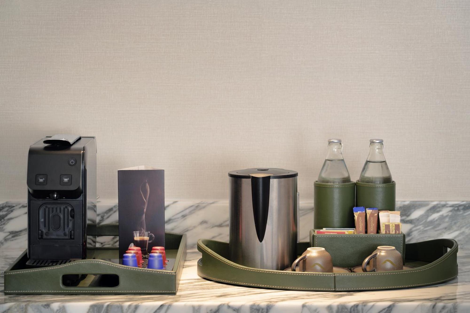 Moevenpick Hotel Bangkok Ploenchit Bdms Екстер'єр фото